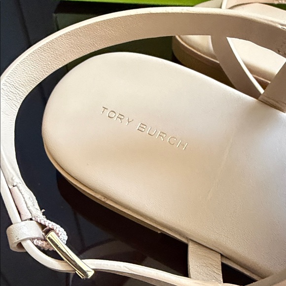 🌟 NWOT Tory Burch Capri Perf Leather Sandals 🌟 Size 9.5 • Nude/Pink - Picture 4 of 6